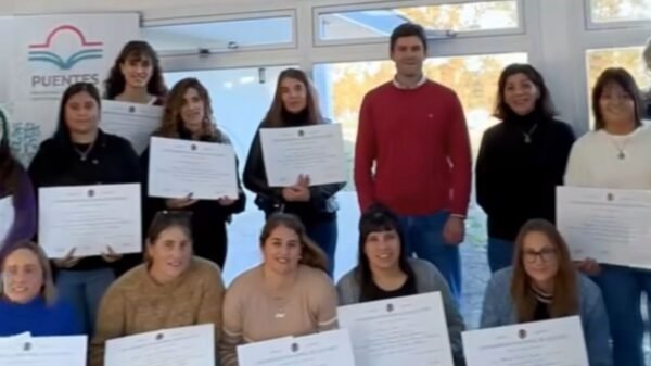 Estudiantes recibieron sus certificados en el Centro Universitario