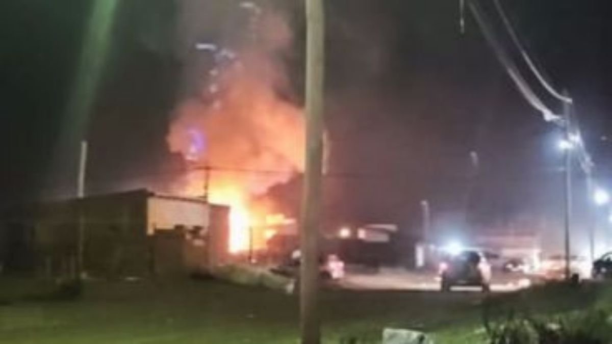 incendio en edificio de Perito Moreno tras explosión