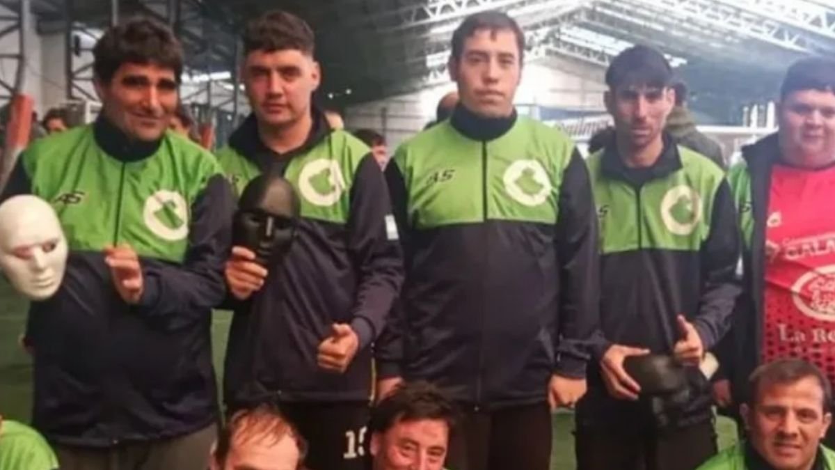 jugadores de la Escuela Municipal de Fútbol PCD de Ayacucho