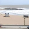 Operativo policial en Playa Alfonsina tras el hallazgo de un cuerpo sin vida.