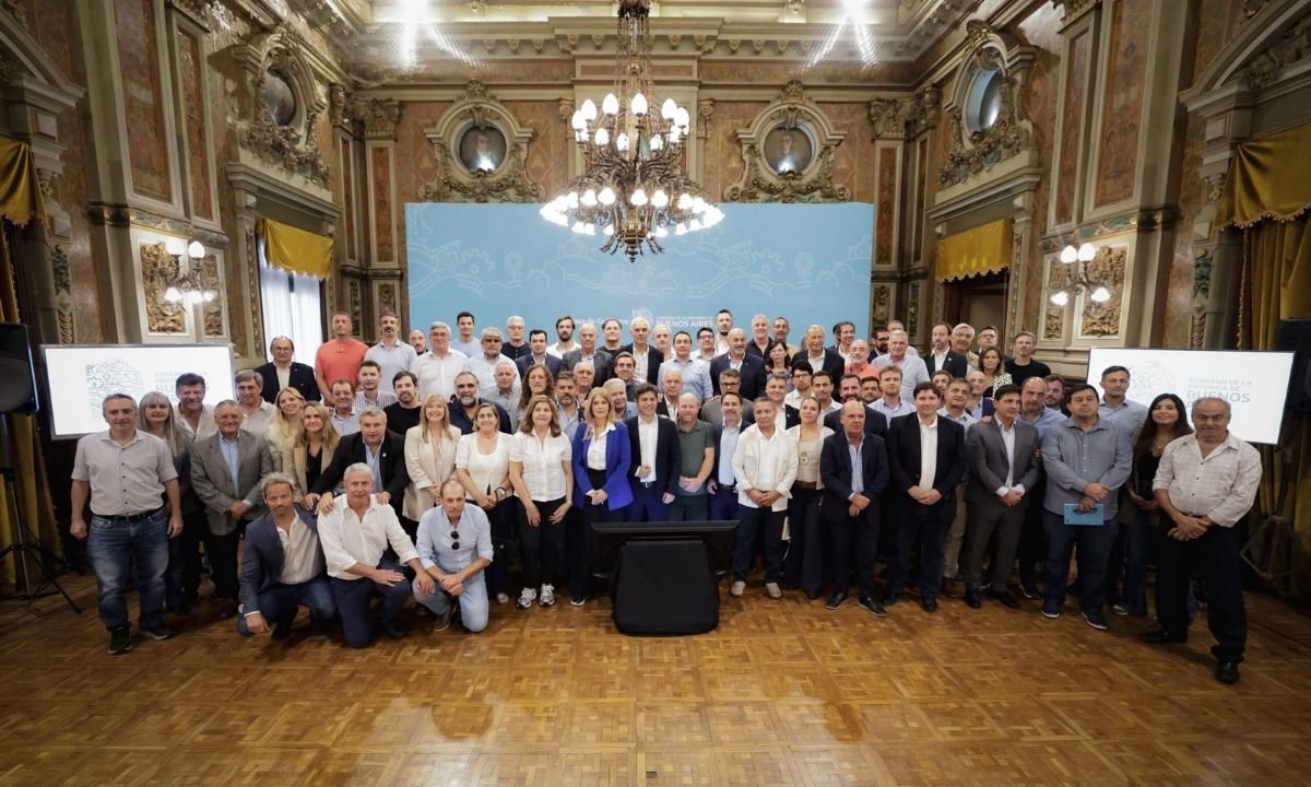Intendentes de la provincia de Buenos Aires en reunión institucional