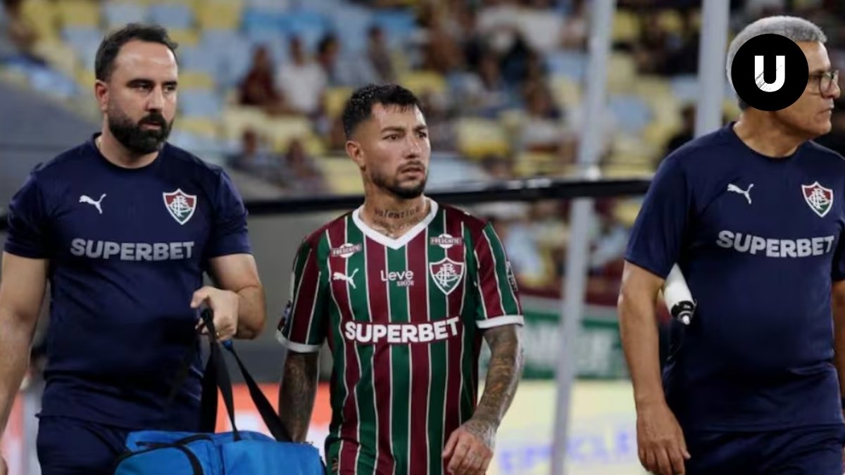 Luciano Acosta durante un partido de Fluminense mientras es investigado por presuntas irregularidades vinculadas a apuestas deportivas.