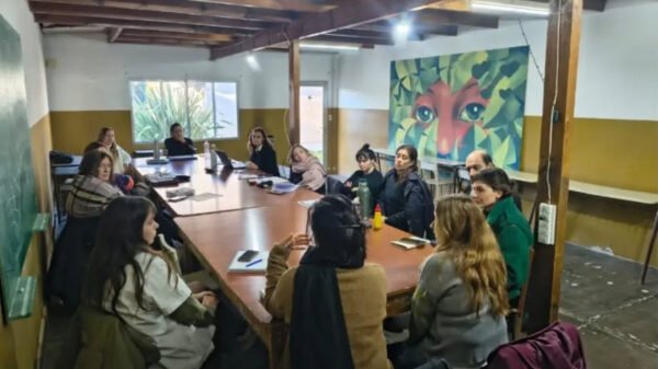 Reunión de la Mesa Intersectorial Distrital con representantes de organismos e instituciones de Ayacucho.