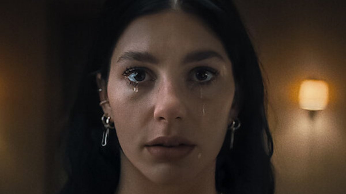 escena de la miniserie Algo terrible está a punto de suceder