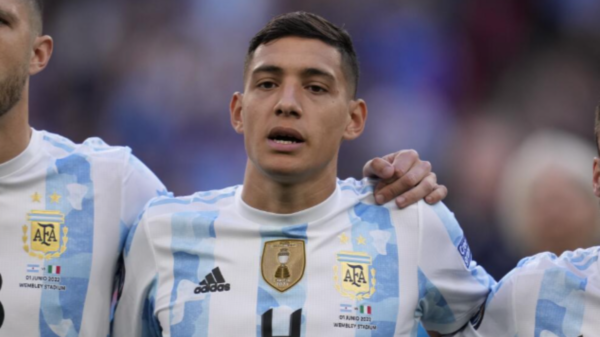 Nahuel Molina durante un partido con la Selección Argentina