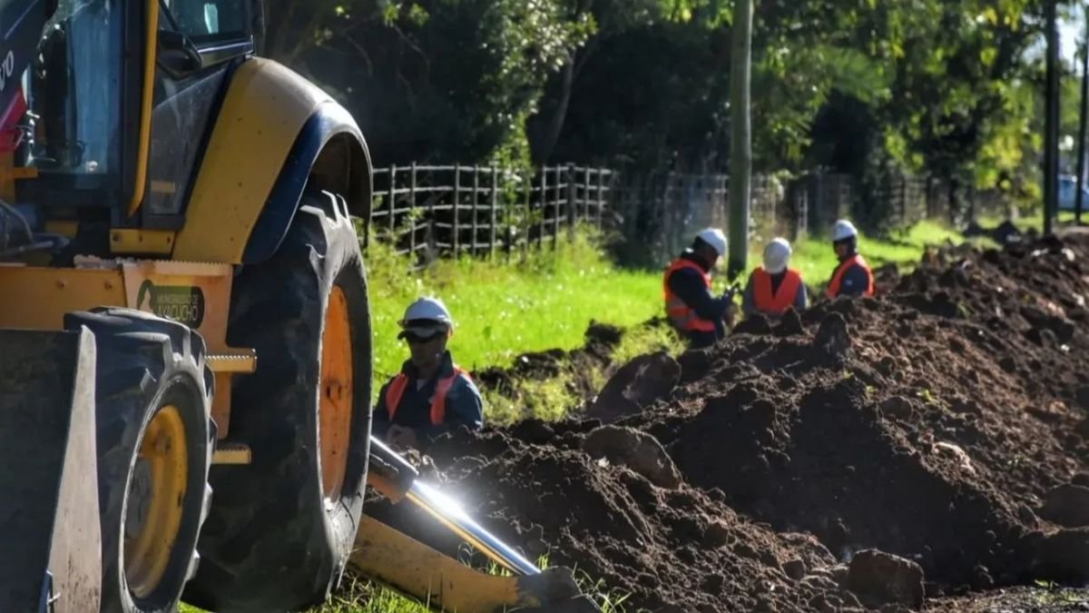 Trabajos de ampliación de red de gas en Villa Aurora