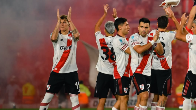 jugadores de River Plate previo al partido ante Carabobo