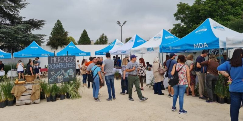 feria Mercados Bonaerenses en Ayacucho con emprendedores locales