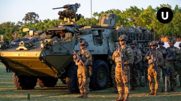 Personal de las Fuerzas Armadas argentinas durante una formación oficial.