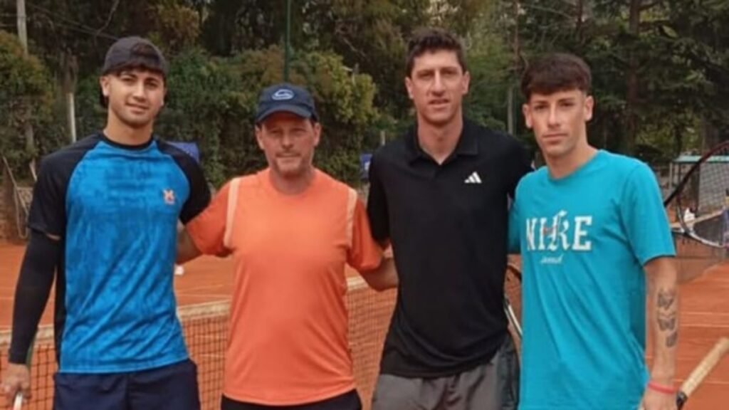 Equipo de Tiro Federal de Ayacucho en el torneo Interclubes de tenis en Tandil