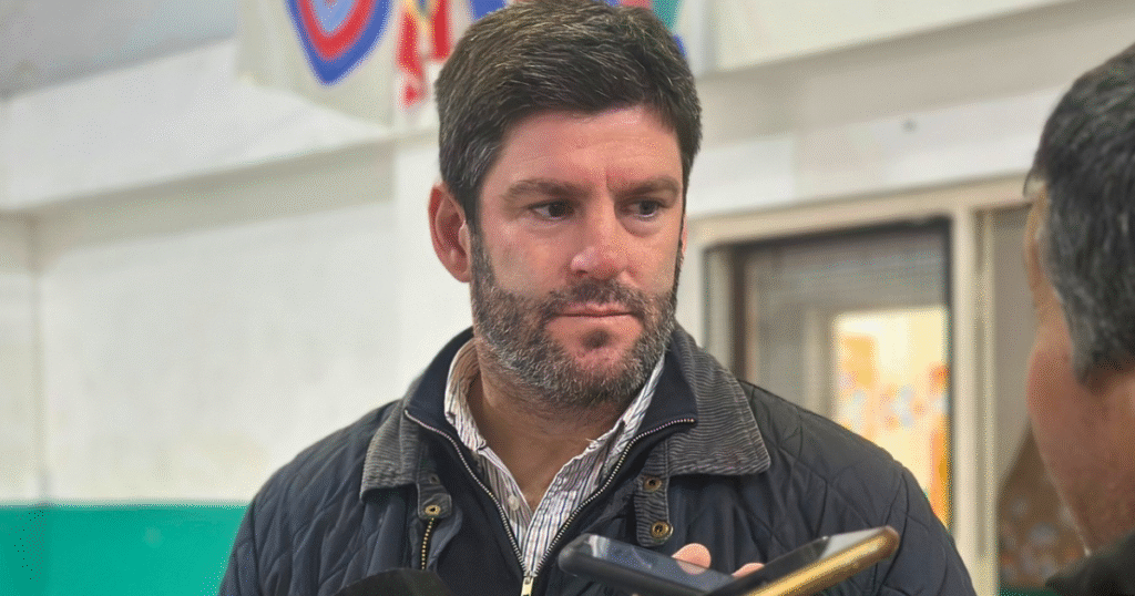 El intendente votó y aclaró incidente con presencia policial